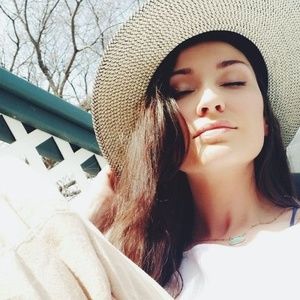 Meet your Posher, Jenelle